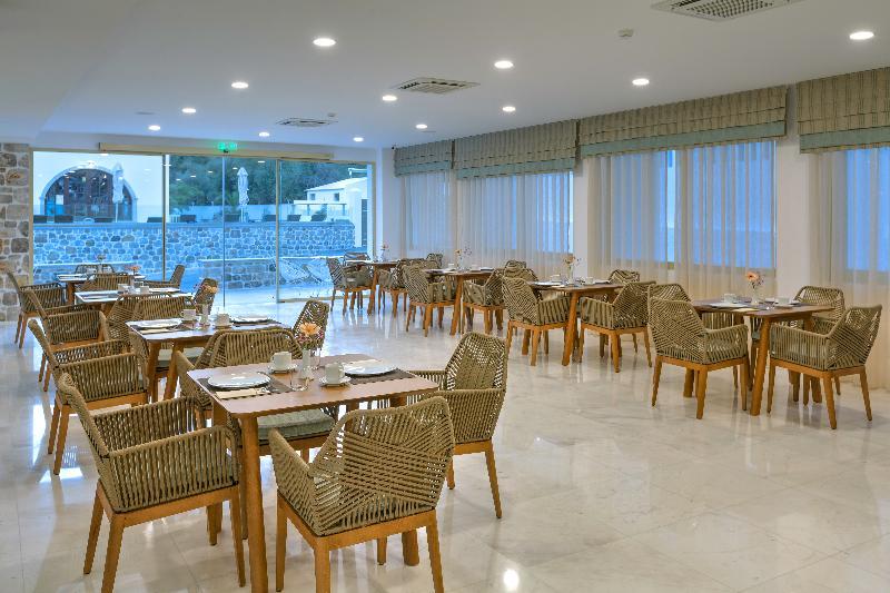 Zephyros Hotel Myrties Екстериор снимка